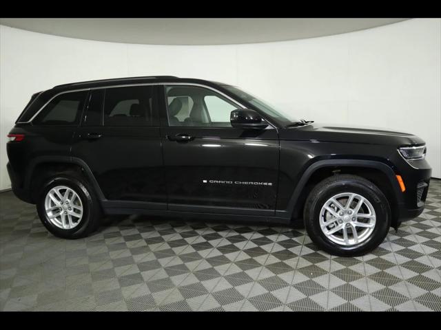 2023 Jeep Grand Cherokee Laredo X 4x4