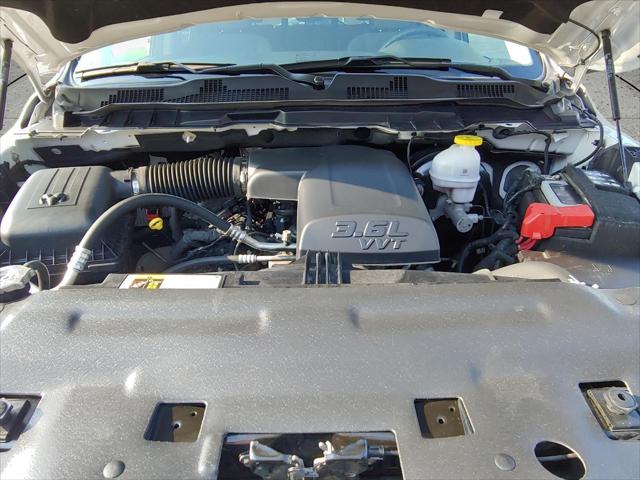 2023 RAM 1500 Classic SLT Crew Cab 4x4 57 Box