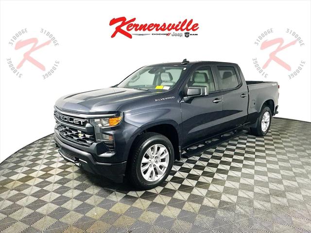 2022 Chevrolet Silverado 1500 4WD Crew Cab Standard Bed Custom