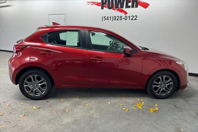 2020 Toyota Yaris XLE