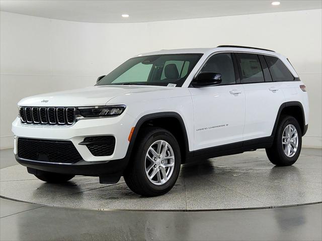 2025 Jeep Grand Cherokee GRAND CHEROKEE LAREDO X 4X4