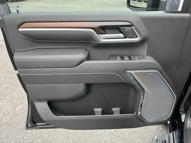 2025 GMC Sierra 2500HD 4WD Crew Cab Standard Bed Denali