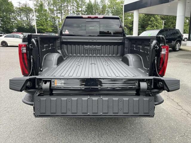 2025 GMC Sierra 2500HD 4WD Crew Cab Standard Bed Denali