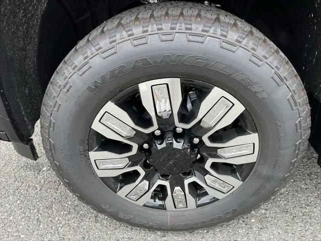 2025 GMC Sierra 2500HD 4WD Crew Cab Standard Bed Denali