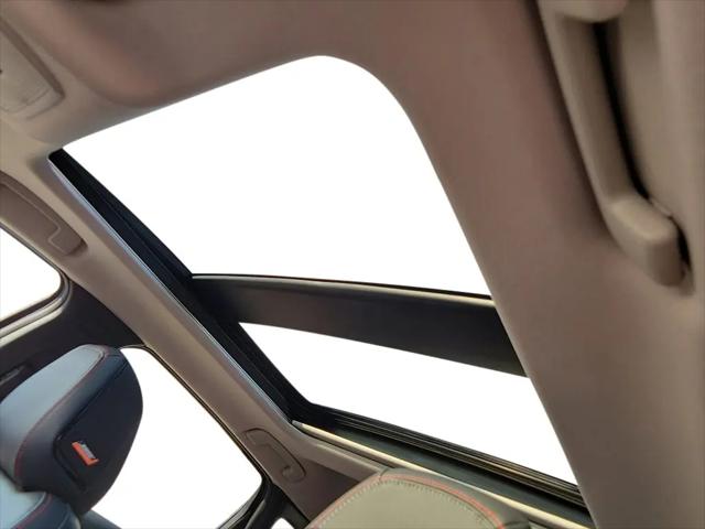 2025 Nissan Kicks SR Intelligent AWD