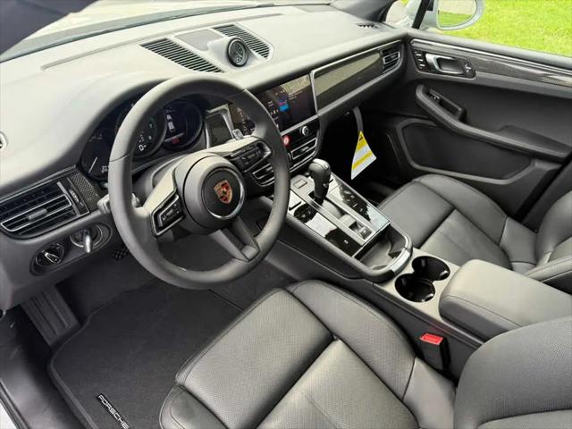 2025 Porsche Macan Macan