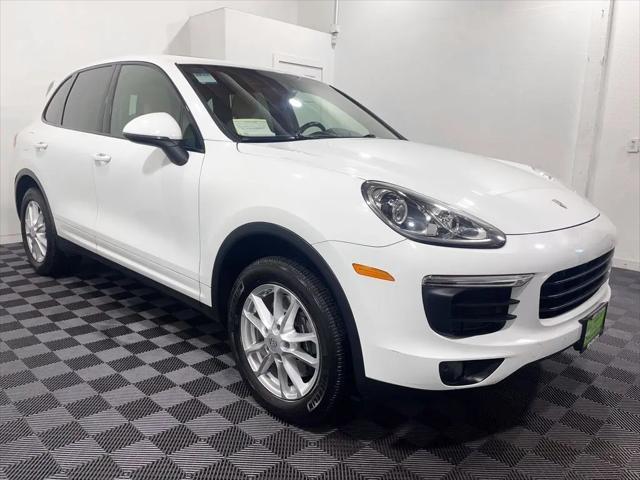 2016 Porsche Cayenne Standard
