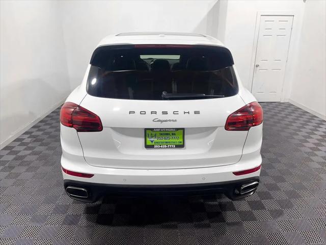 2016 Porsche Cayenne Standard