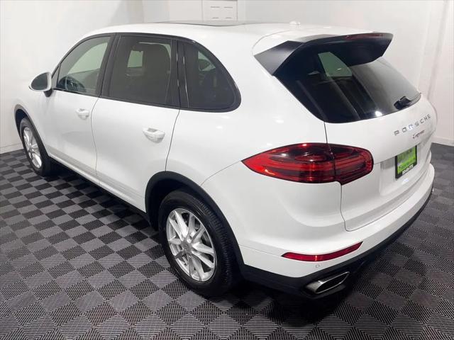 2016 Porsche Cayenne Standard