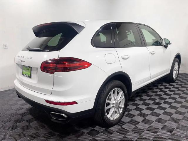 2016 Porsche Cayenne Standard