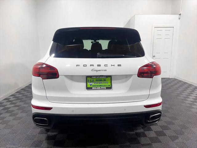 2016 Porsche Cayenne Standard