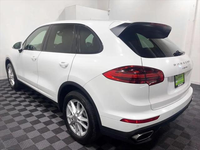 2016 Porsche Cayenne Standard