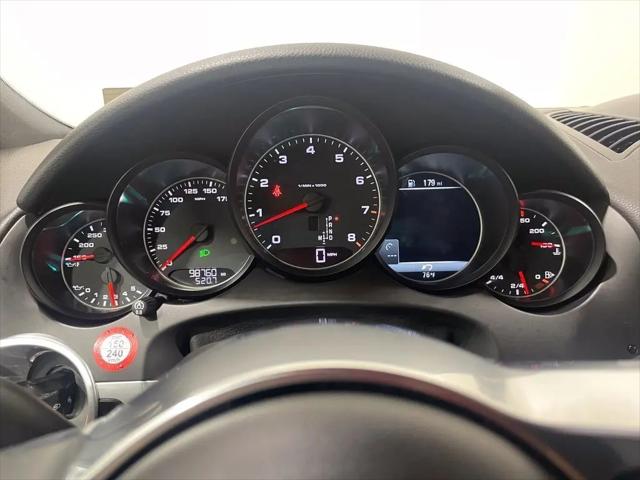 2016 Porsche Cayenne Standard
