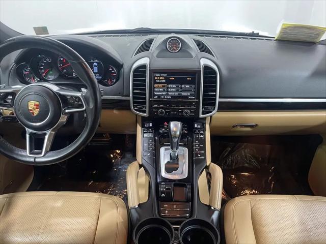 2016 Porsche Cayenne Standard