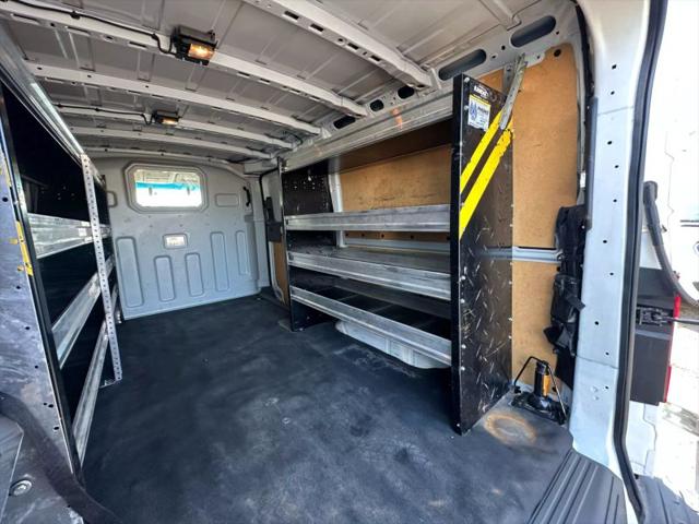 2021 Nissan 3500 SV Standard Roof V8