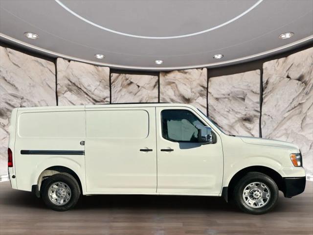 2021 Nissan 3500 SV Standard Roof V8