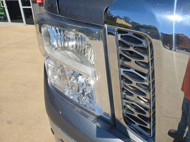 2018 Nissan Titan SV