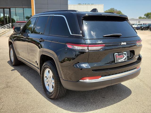 2025 Jeep Grand Cherokee Laredo 4x2