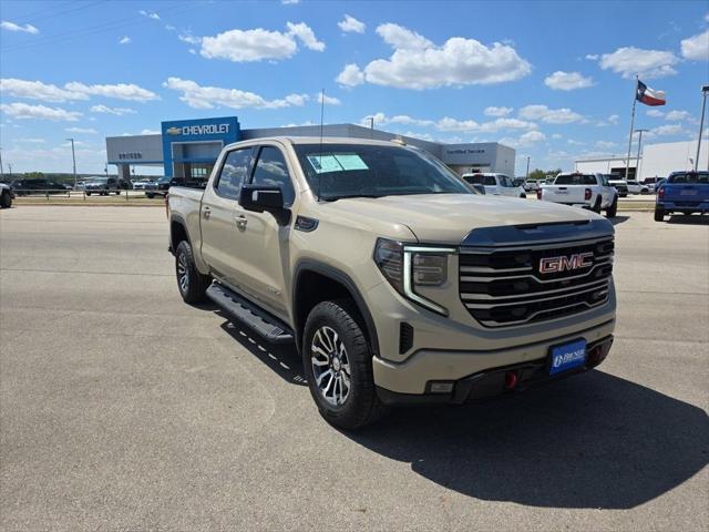 2022 GMC Sierra 1500 4WD Crew Cab Short Box AT4