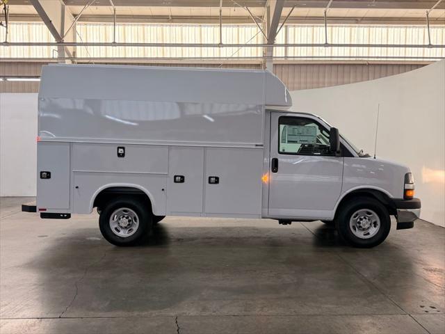 2025 Chevrolet Express Cutaway Work Van