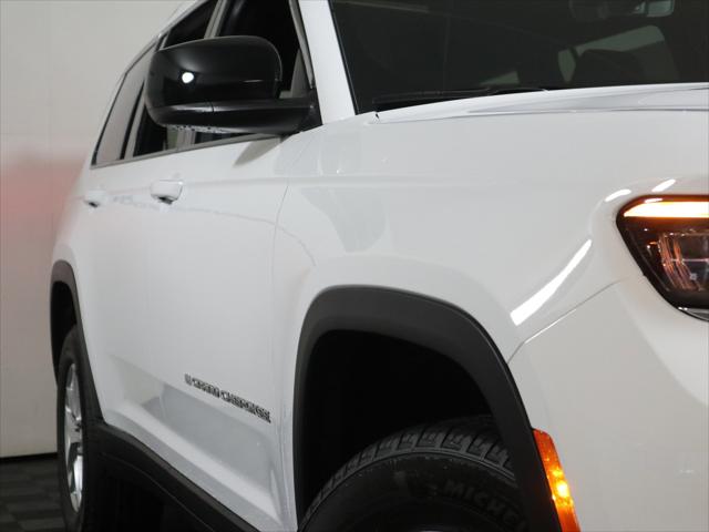 2025 Jeep Grand Cherokee GRAND CHEROKEE L LAREDO 4X4