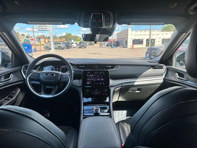 2025 Jeep Grand Cherokee GRAND CHEROKEE L ALTITUDE 4X4 2025 Jeep Grand Cherokee GRAND CHEROKEE L ALTITUDE 4X4