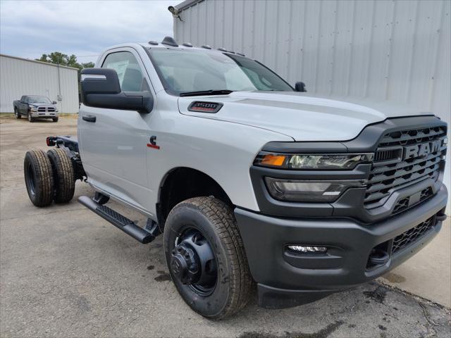 2026 RAM Ram 3500 Chassis Cab RAM 3500 TRADESMAN CHASSIS REGULAR CAB 4X4 60 CA 2026 RAM Ram 3500 Chassis Cab RAM 3500 TRADESMAN CHASSIS REGULAR CAB 4X4 60 CA