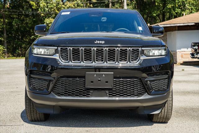 2025 Jeep Grand Cherokee GRAND CHEROKEE LAREDO X 4X4