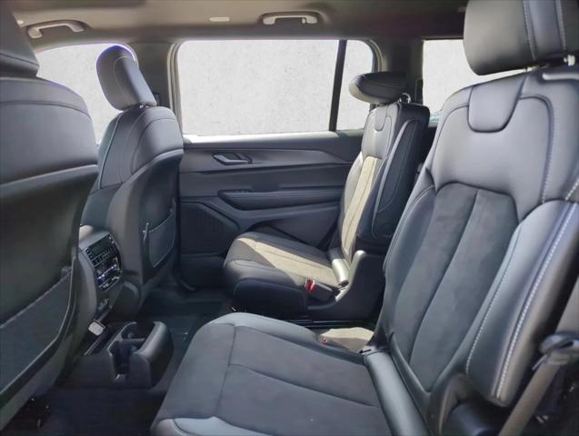 2025 Jeep Grand Cherokee L Altitude X 4x2