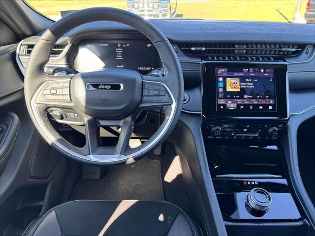 2025 Jeep Grand Cherokee GRAND CHEROKEE L ALTITUDE 4X4
