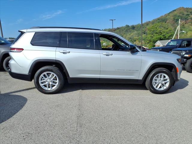 2025 Jeep Grand Cherokee GRAND CHEROKEE L LAREDO X 4X4