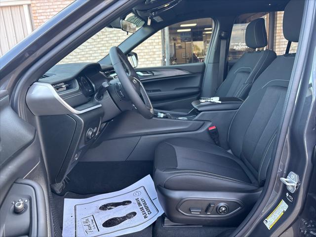 2025 Jeep Grand Cherokee GRAND CHEROKEE LAREDO X 4X4 2025 Jeep Grand Cherokee GRAND CHEROKEE LAREDO X 4X4