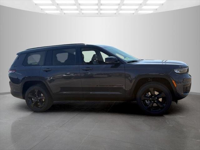 2025 Jeep Grand Cherokee GRAND CHEROKEE L ALTITUDE 4X4