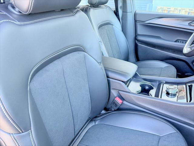 2025 Jeep Grand Cherokee GRAND CHEROKEE L ALTITUDE X 4X2