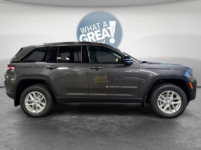 2025 Jeep Grand Cherokee GRAND CHEROKEE LAREDO X 4X4