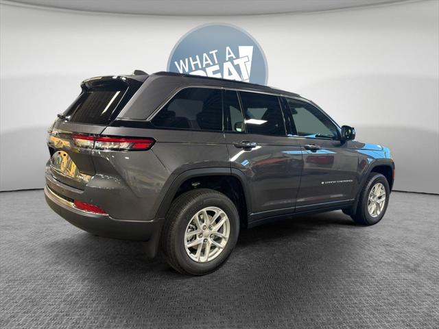 2025 Jeep Grand Cherokee GRAND CHEROKEE LAREDO X 4X4