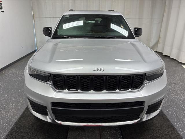2025 Jeep Grand Cherokee GRAND CHEROKEE L LAREDO X 4X4