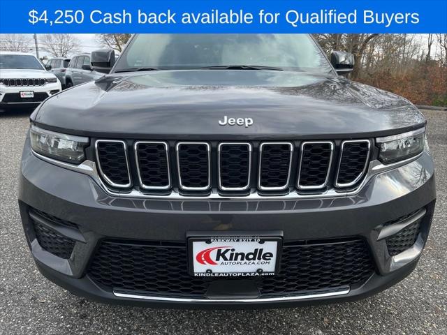 2025 Jeep Grand Cherokee GRAND CHEROKEE LAREDO X 4X4