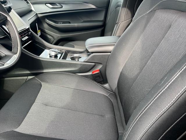 2025 Jeep Grand Cherokee Laredo X 4x4