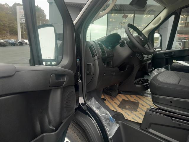 2026 Ram ProMaster Cargo Van Tradesman Low Roof 118" WB w/Pass Seat