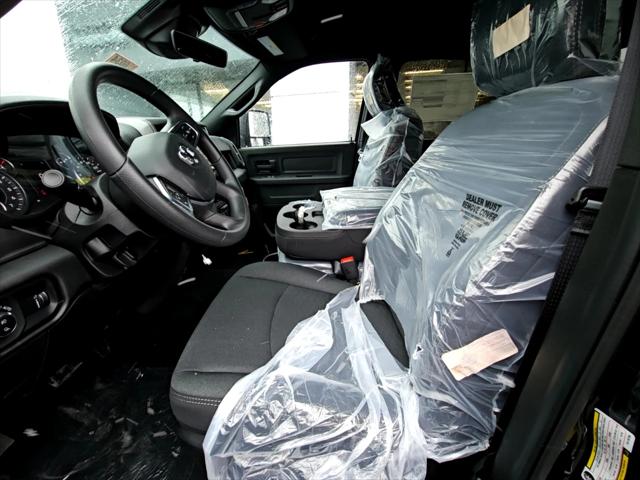 2026 Ram 2500 Black Express Crew Cab 4x4 8 Box