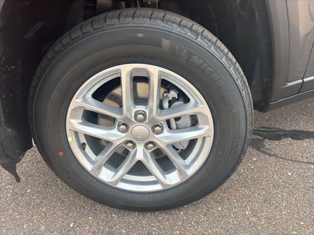 2025 Jeep Grand Cherokee GRAND CHEROKEE LAREDO X 4X4 2025 Jeep Grand Cherokee GRAND CHEROKEE LAREDO X 4X4