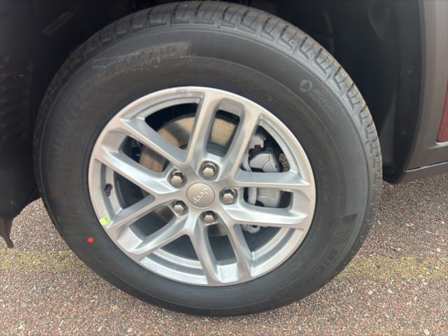 2025 Jeep Grand Cherokee GRAND CHEROKEE LAREDO X 4X4 2025 Jeep Grand Cherokee GRAND CHEROKEE LAREDO X 4X4