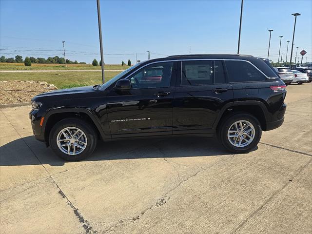 2025 Jeep Grand Cherokee GRAND CHEROKEE LAREDO X 4X4