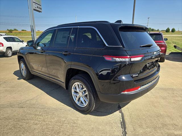 2025 Jeep Grand Cherokee GRAND CHEROKEE LAREDO X 4X4