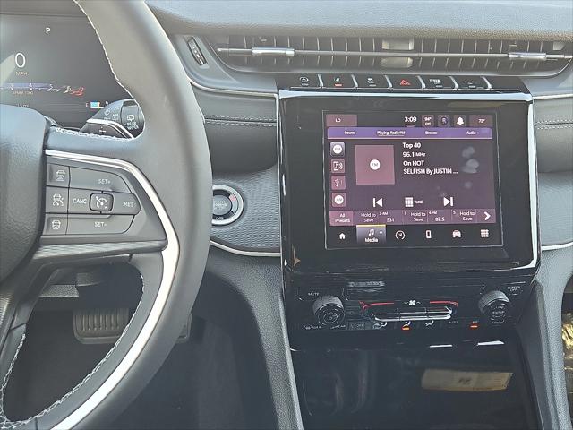 2025 Jeep Grand Cherokee Laredo X 4x4