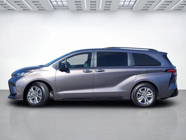 2021 Toyota Sienna XSE 2021 Toyota Sienna XSE