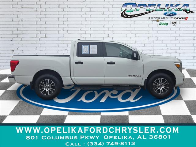 2024 Nissan TITAN Crew Cab SV 4x4