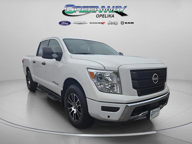 2024 Nissan TITAN Crew Cab SV 4x4