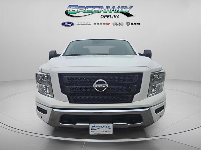 2024 Nissan TITAN Crew Cab SV 4x4